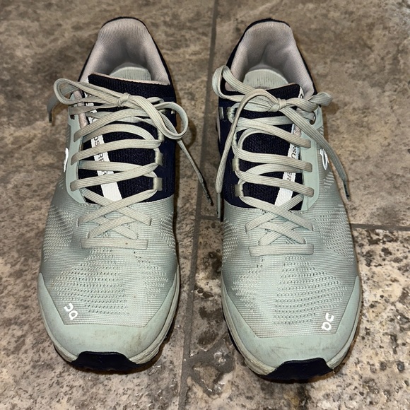 On Cloud Surfer 6 - Picture 1 of 5